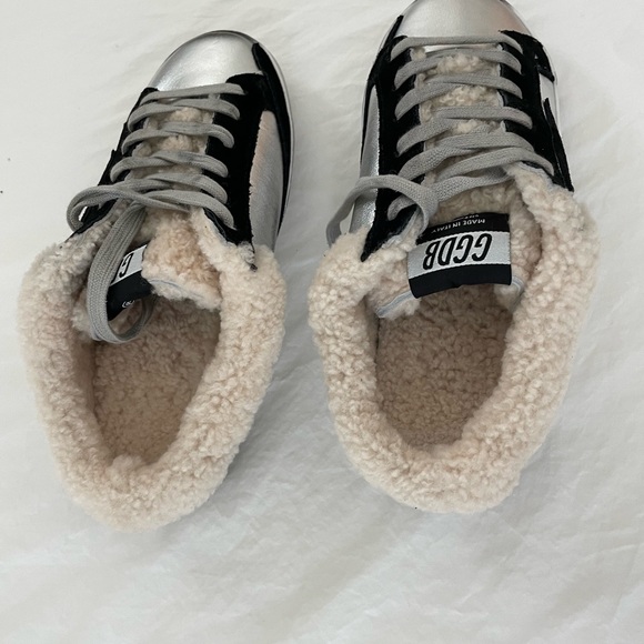 Slide sneakers silver with black suede star and Sherpa inside sole.  Size 6 - Picture 5 of 6